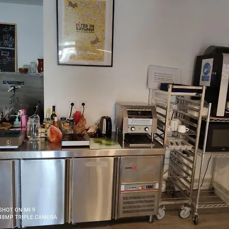 Le Chemin Vers L'etoile Hostel