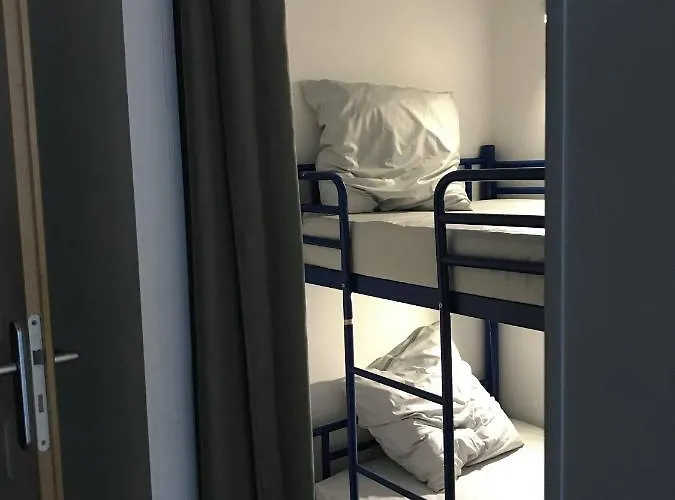 Le Chemin Vers L'etoile Hostel