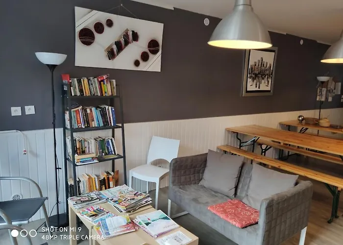 Le Chemin Vers L'etoile Hostel